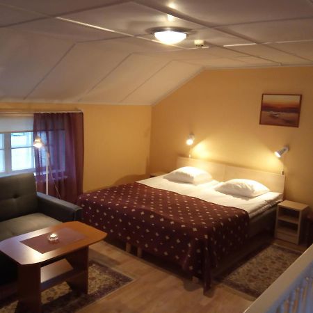 Repo Hotel Курессааре Екстер'єр фото